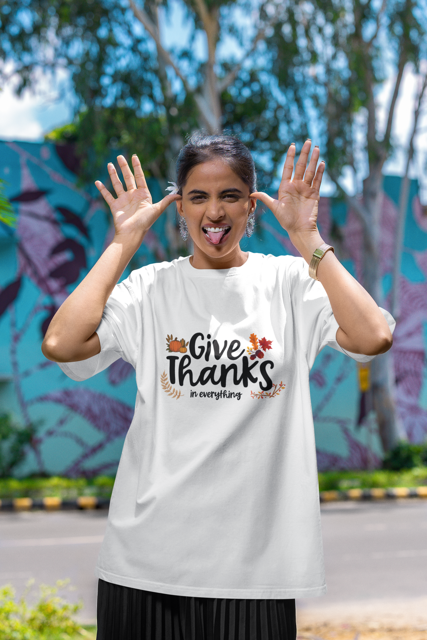 Give Thanks - Oversized T shirt