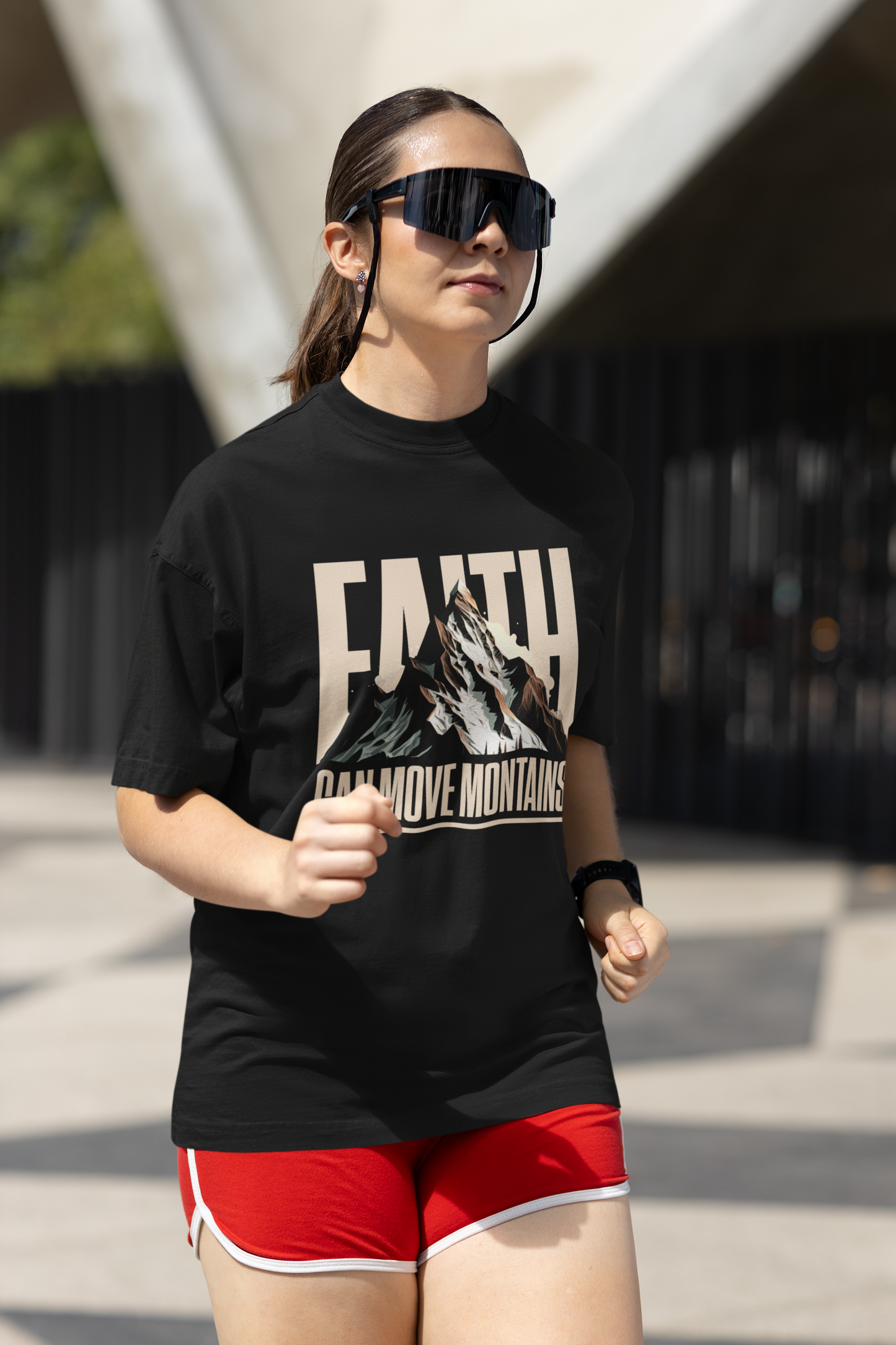 Faith can move mountains - Oversized Tshirt